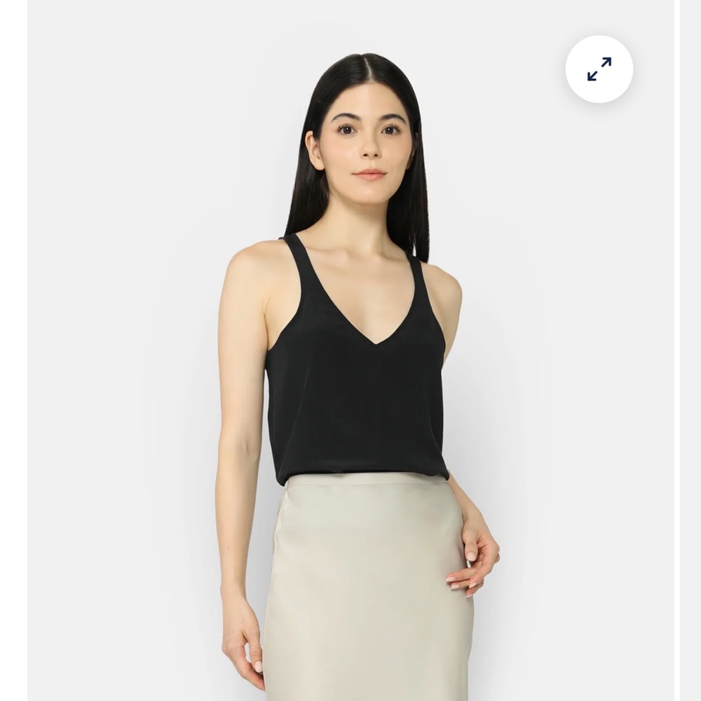 Grana black silk deep V tank, New with tags! Size small